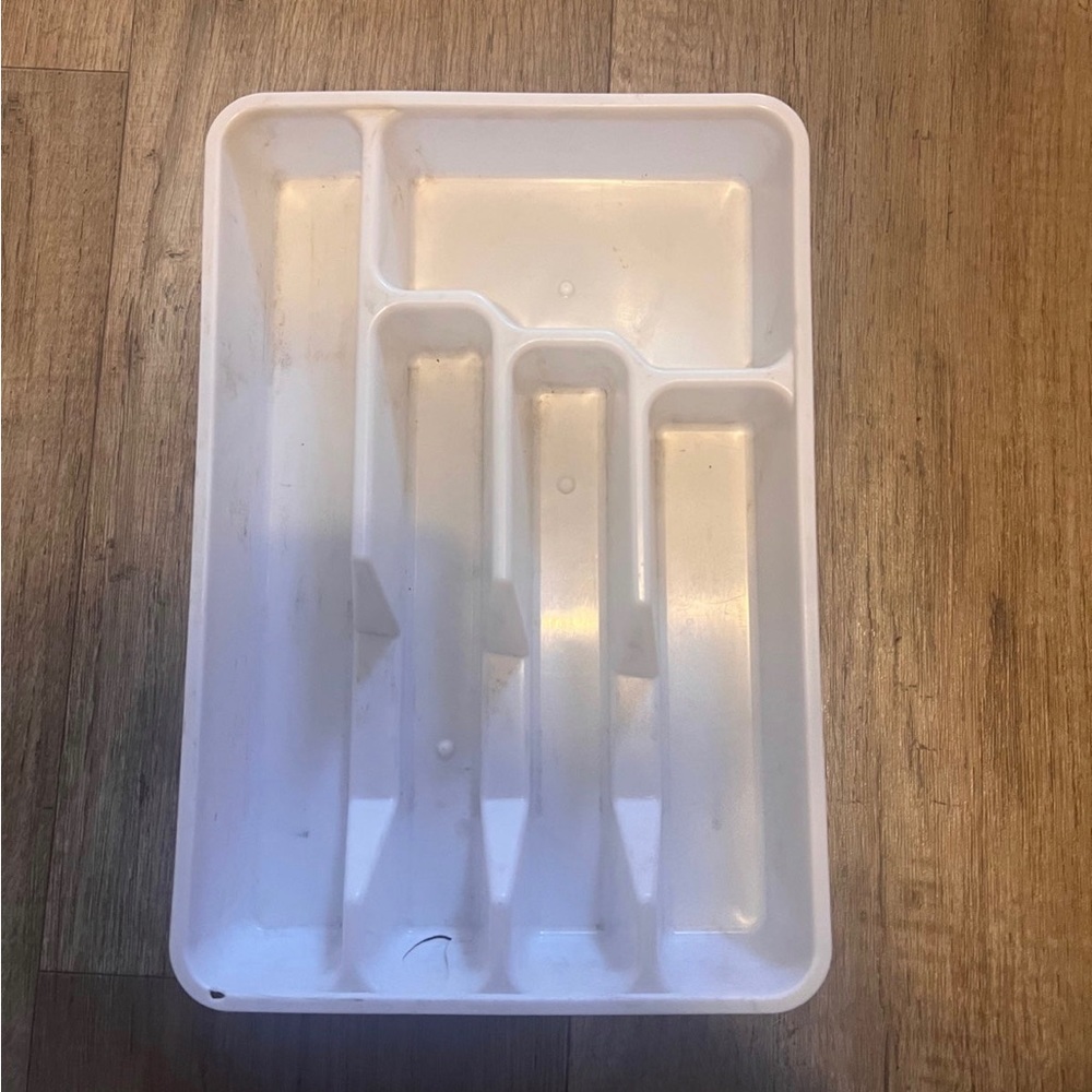 Plastic utensils holder